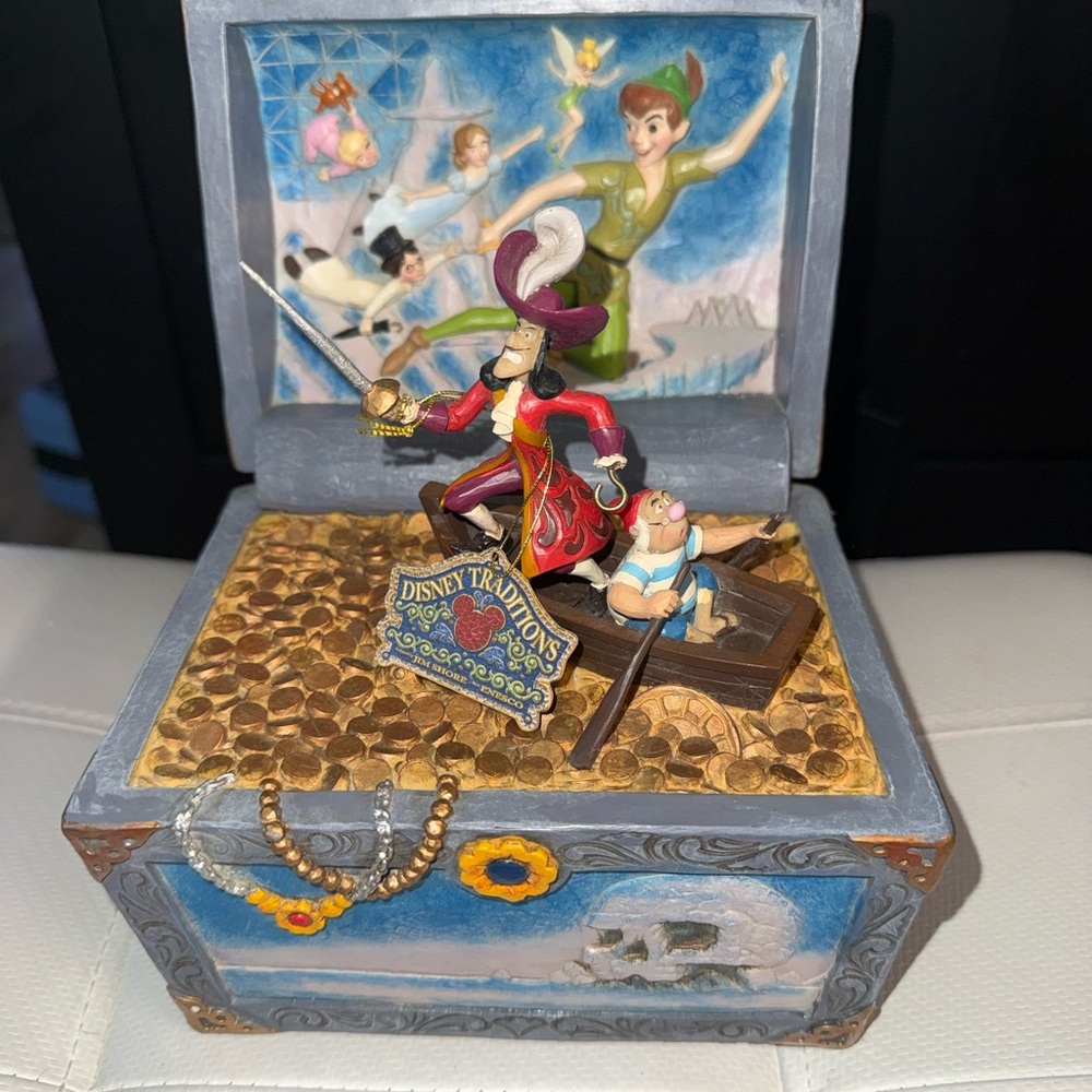 Disney Traditions Jim Shore Treasure Strew Tableau Captain Hook & Smee